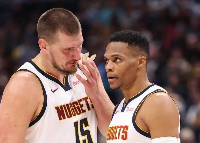 双打破大O尘封记录二哥威少的历史时刻开元棋牌试玩NBA历史连续3季场均三(图2)